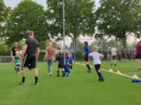 Laatste training S.K.N.W.K. JO7-1 van seizoen 2022-2023 (partijtje tegen de ouders) (19/130)